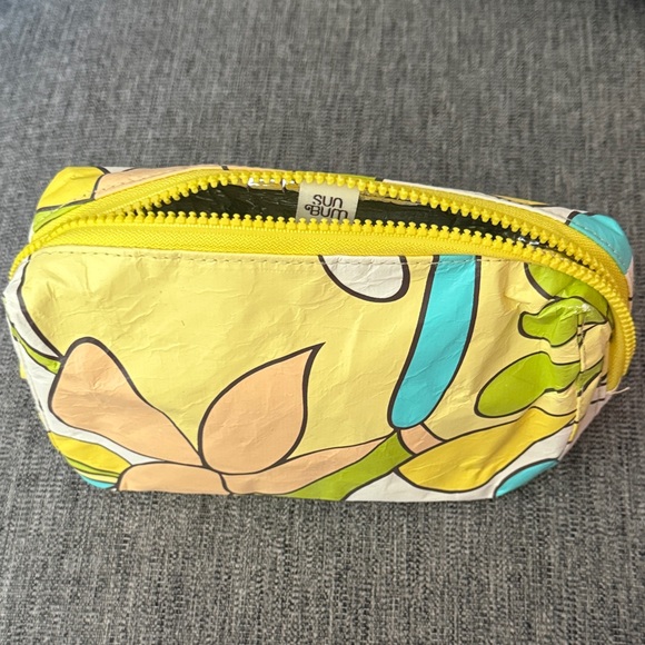 Sun Bum Floral Makeup Bag - Yellow and Blue - Picture 1 of 5
